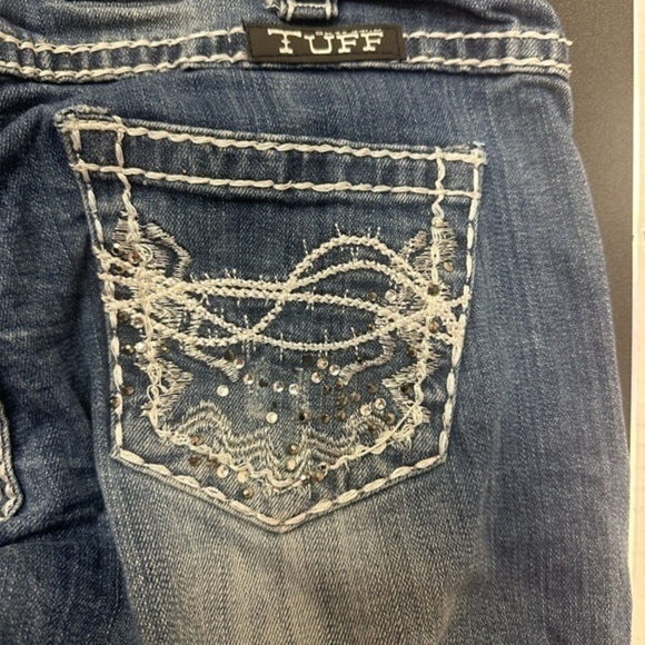 22. Women’s Cowgirl Tuff capris size 26 - Picture 3 of 6